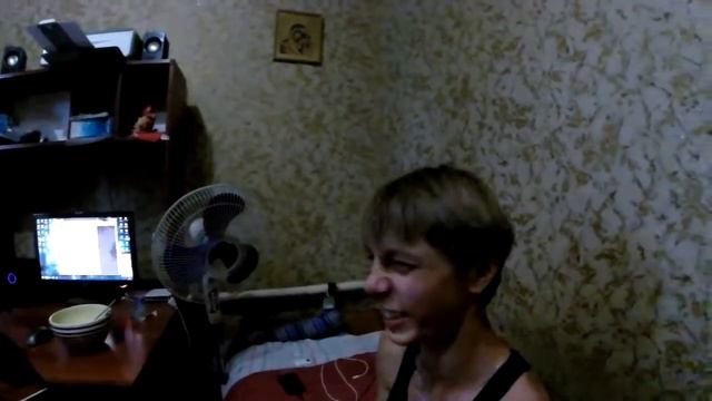 Дай хоть майонезика глотну