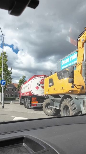 How much it cost💸 to fill up his tank 🤔 #diesel #money #ahxl смотреть онлайн