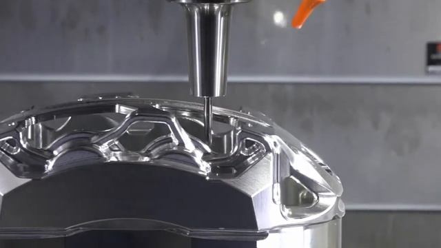 Металлообработка на пятиосевом 5-axis YCM NFX 400A смотреть онлайн