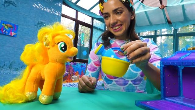 Литл пони и Русалка - Игры для девочек - Волшебный сундук Русалочки для пони Эпл Джек смотреть онлайн