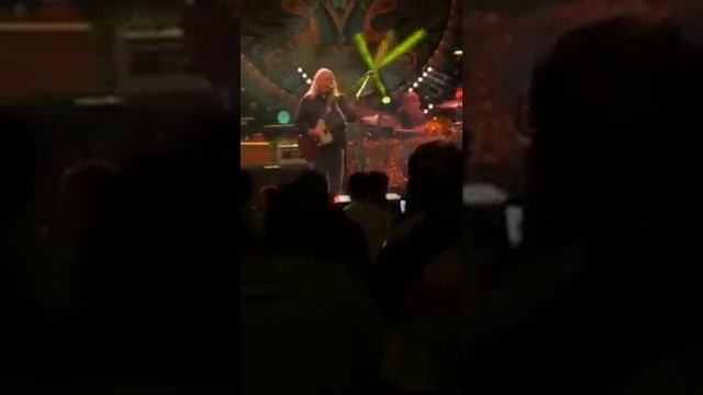 Gov't Mule ~ Steppin' Lightly & Lola, Leave Your Light On смотреть онлайн