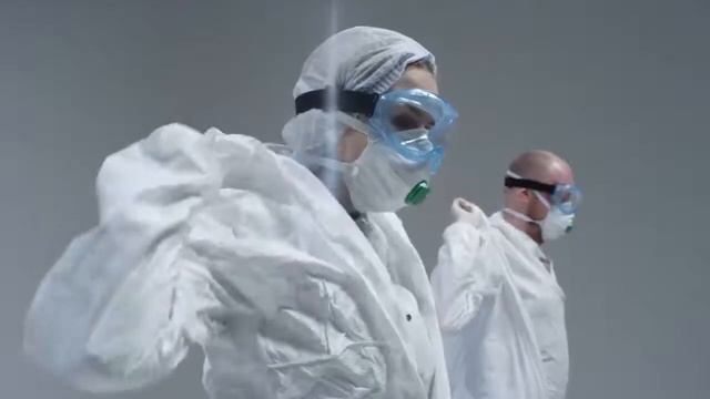 Порядок снятия одноразового защитного комбинезона COVID 19 смотреть онлайн