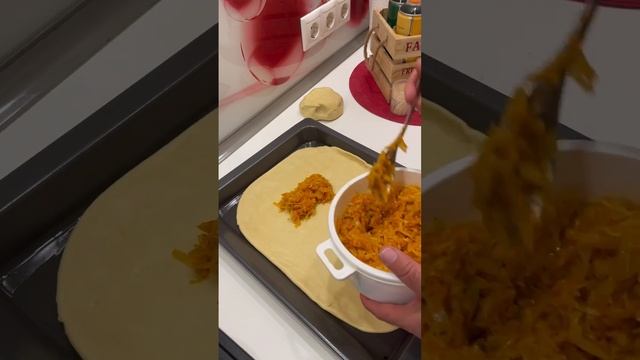 Пирог с тушеной капустой и курицей🔥