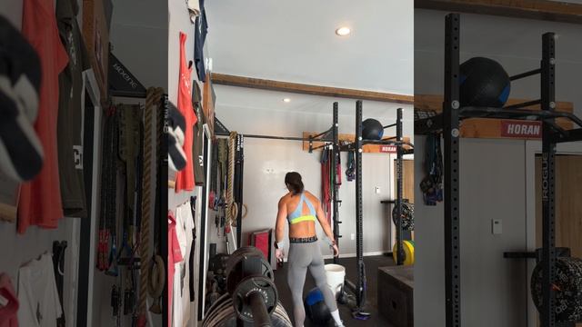 3 Rounds: 20 Toes to Bar, 20 Wall Ball 20/14 смотреть онлайн
