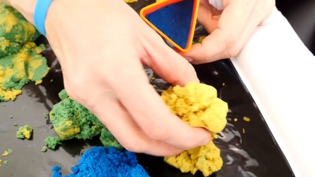 Кексы для кукол - Маша Капуки и кинетический песок для детей. смотреть онлайн