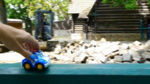 Видео для детей. Машинки Робокар Поли в Зоопарке