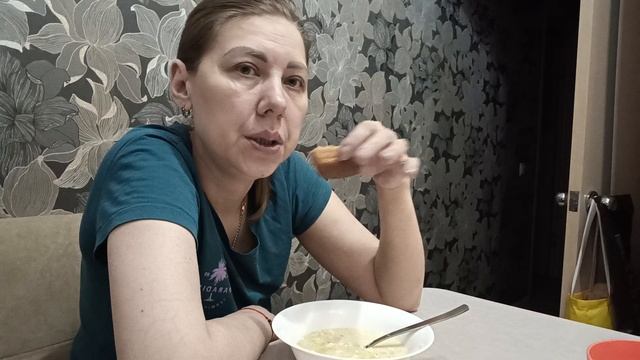 Мукбанг🍲 Суп  консервный. Разговоры на ночь.