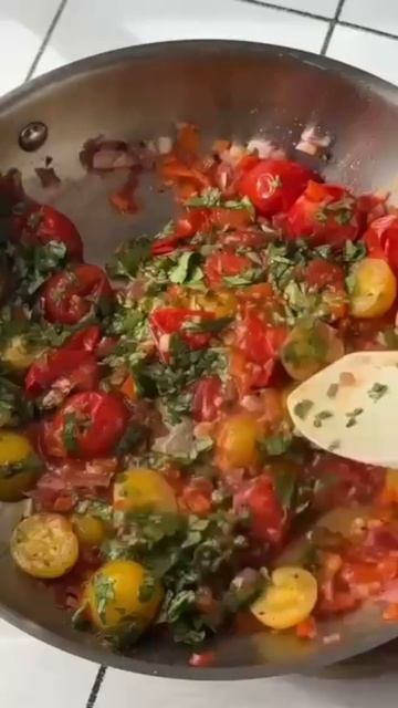 БЕЛАЯ РЫБА С ОВОЩАМИ смотреть онлайн