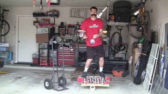 World Record Skateboard Balance and Juggling смотреть онлайн