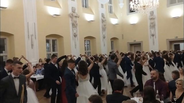 PLES TANEČNÍHO KURZU 09.12.2022 ŽÁCI POLICEJNÍ ŠKOLY HOLEŠOV. DANCE COURSE BALL. БАЛ КУРСА ТАНЦЕВ смотреть онлайн