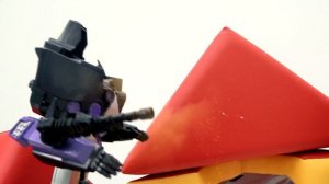 Шоу Той Мастер - Федор и Бамблби на базе Десептиконов.