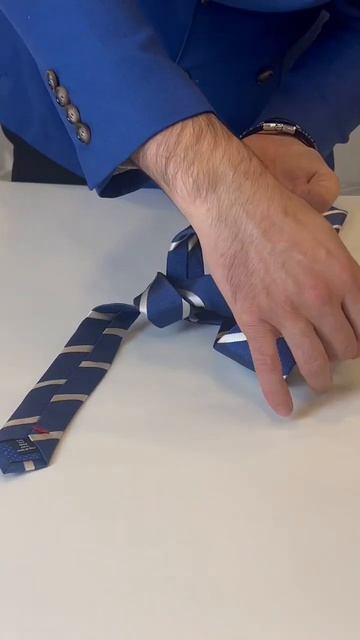 Как завязать галстук красиво🤗👔 How To Knit The Perfect Tie