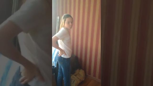 Играем в прятки у Диши по дому.... смотреть онлайн