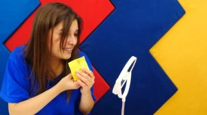 Барби работает пожарным? Тойклаб ищет игрушки по подсказкам! Видео про кукол для девочек