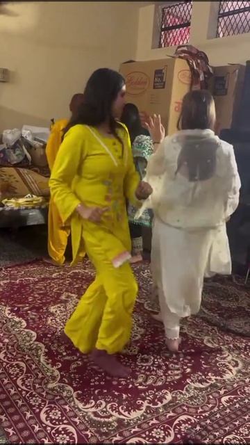 Auntie's Family Dance смотреть онлайн