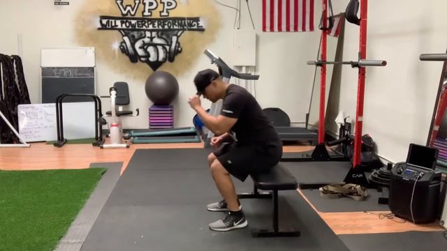 Seated Squat Jump Progression смотреть онлайн