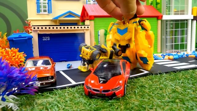 Видео про машинки - Бамбли чинит автомобили! Роботы Трансформеры и игры для мальчиков смотреть онлайн