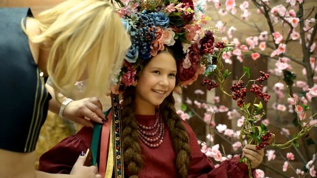 Mirra в проекте ETHNO FASHION by Ekaterina Potlova смотреть онлайн