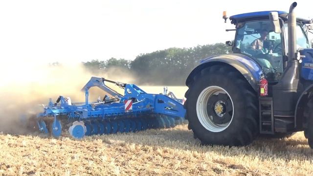 Déchaumage / New Holland T7.310 HD / Lemken Rubin 10 en 6 mètres смотреть онлайн