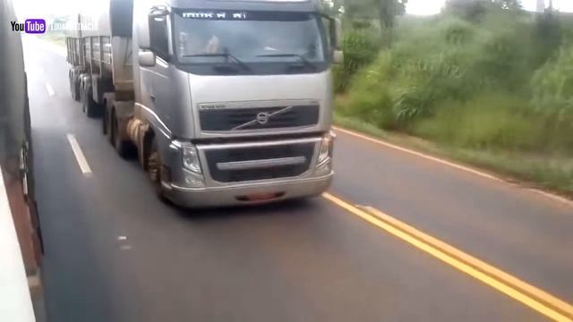 RACHA DE CAMINHÕES - VOLVO VS SCANIA | #BR [Mr Yogart] смотреть онлайн