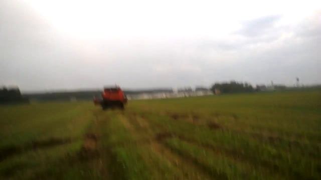 Дрифт на комбайне на уборке урожая!))) смотреть онлайн