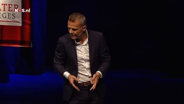 Scheidsrechter Kuipers schittert ook op de planken смотреть онлайн
