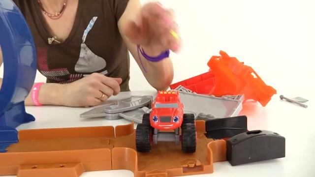 Видео для детей: Маша и машинки Вспыш, Крушила смотреть онлайн