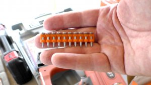 Электрика по потолку. ЧЕМ КРЕПИТЬ? Стреляем клипсы газовым пистолетом HYBEST