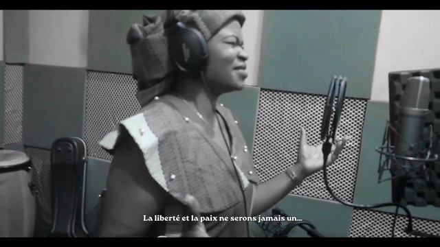 O'LWIMA - Queen Mughole, Deli Kongoli & 4 Langues (Clip Officiel) смотреть онлайн