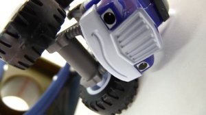 Видео для детей: Супер трасса для машинок - Вспыш и Крушила