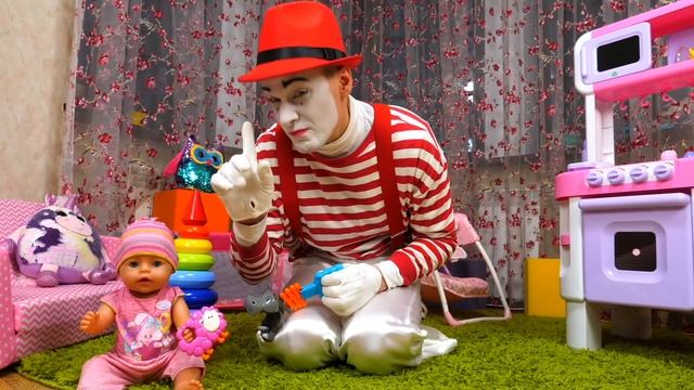Видео куклы - БЕБИ БОН и игра Хваталка! - Смешное видео для девочек. Дочки Матери с Baby Born смотреть онлайн