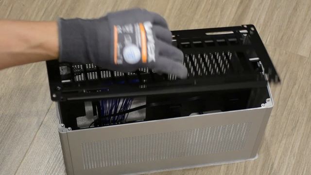 In-detail Unboxing Louqe Ghost S1 MK3 Limestone, Grill Copper & Tophat L смотреть онлайн