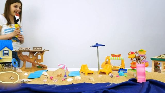 Кен хочет узнать, куда ушла Барби - Ищем игрушки в Той Клаб! Куклы Барби и Кен в видео для девочек смотреть онлайн