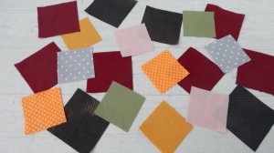 Ваши соседки по даче тоже попросят сшить такую полезную вещь.  Идея из квадратов для дома. Пэчворк.