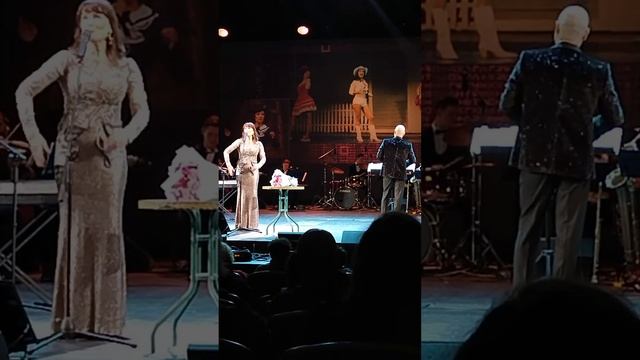 Нонна Гришаева.В театре " Русская песня!(2) смотреть онлайн