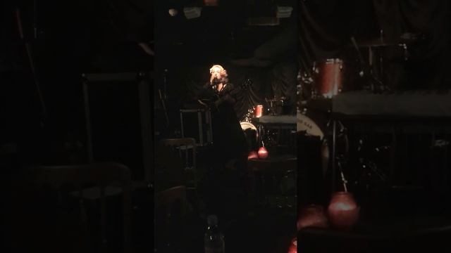 Laura Stark - Dig Deep Down..... смотреть онлайн