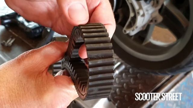 How to tell if your scooter belt needs changing смотреть онлайн