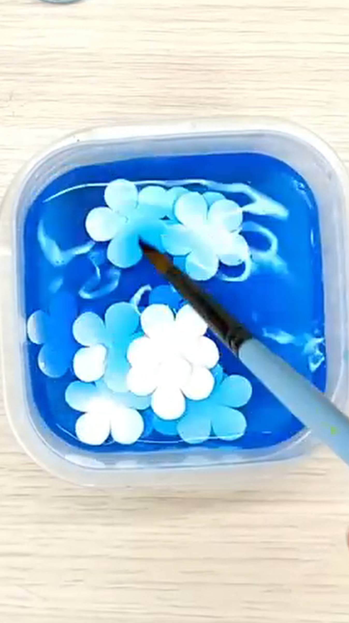 Как я делаю бумажные цветочки с тычинками для пасхальной коробочки 💙 смотреть онлайн