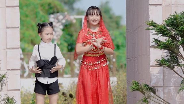 Chiếc Thuyền Nan ♫ Bé Candy Ngọc Hà ♫ Nhạc Thiếu Nhi Vui Nhộn Cho Bé Ăn Ngon смотреть онлайн