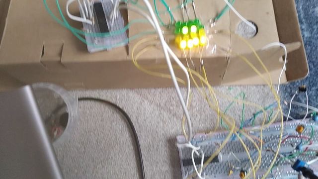 Дисплей 4 на 4 с помощью двух Atmega код на С очень простой смотреть онлайн