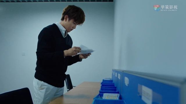 美女老婆又一次收到恐嚇信！薛妖怪悄悄追綜找到線索🤔｜我的奇妙男友2之戀戀不忘/My Amazing Boyfriend II/愛情/偶像/喜劇/Mike/虞書欣/魏哲鳴 смотреть онлайн