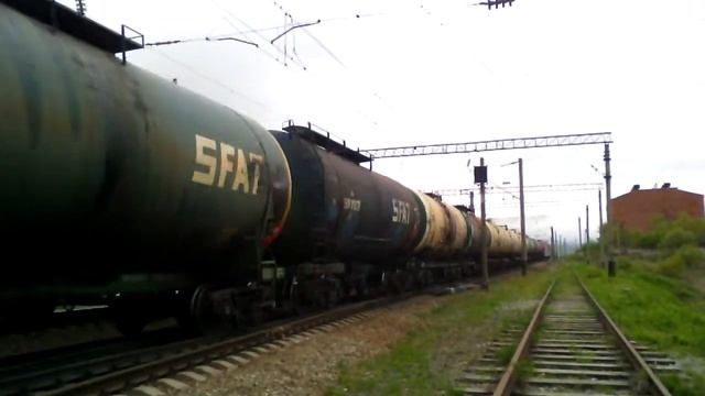 Встреча электровозов 3ЭС5К-061 и 2ЭС5К-093/126 "Ермак" с грузовыми поездами. смотреть онлайн