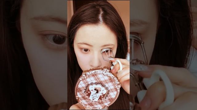 Eye style Easy make up yourself . #makeup #makeuptutorial #shorts #short #shortvideo #shortsvideo смотреть онлайн