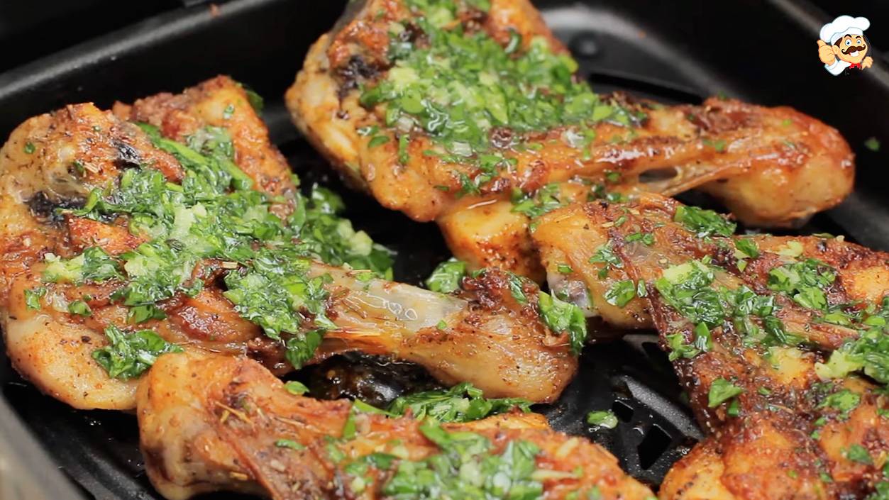 Сочная и ароматная КУРИЦА в Аэрогриле с хрустящей корочкой! Рецепт вкусного ужина от Поваренка! смотреть онлайн