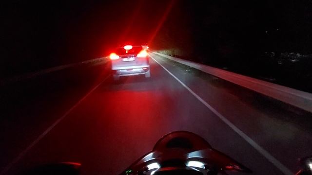 Красно-синие мигалки на столбах