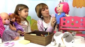 Маша Капуки Кануки и Элис выбирают аксессуары для кукол