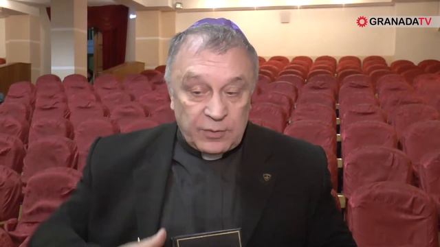 Чтобы спасти больных детей непрофессиональные актеры сыграют «Тот самый М...» смотреть онлайн