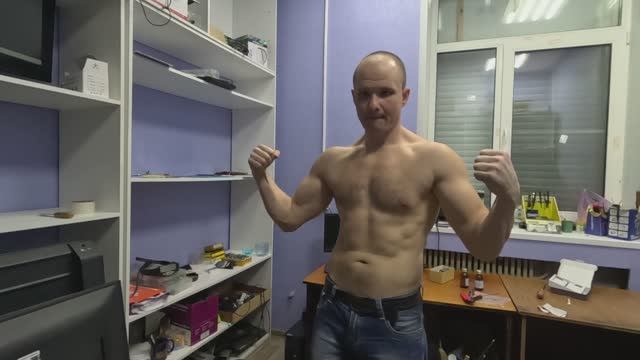 2 года занятий в зале vs 1 год занятий в зале. 40 лет, натураха. Что скажете? смотреть онлайн