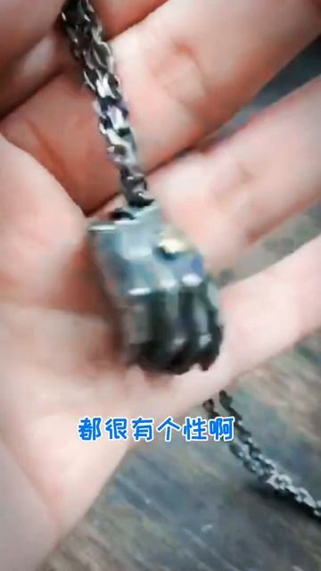 演员Marc带你看达利展上的饰品Actor Marc takes you to the trinkets at the Dali Show. смотреть онлайн