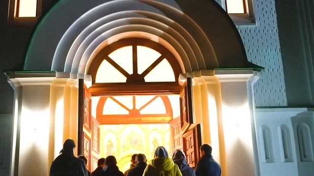 Пасхальная служба в храме Серафима Саровского 2018 г ( Новониколаевский ) смотреть онлайн